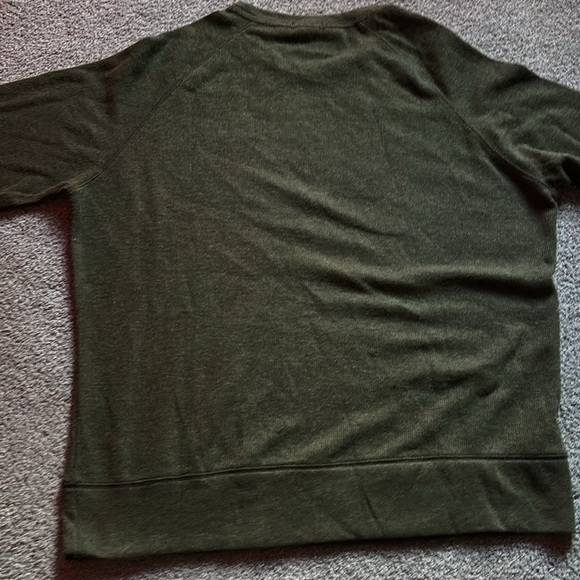 Large dark green Banana Republic Crewneck - Picture 3 of 3
